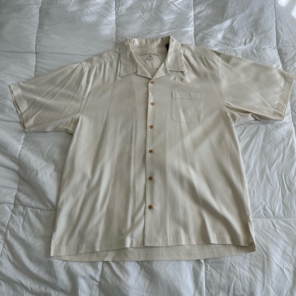 Men’s Tommy Bahama Button Down Shirt - Picture 3 of 6